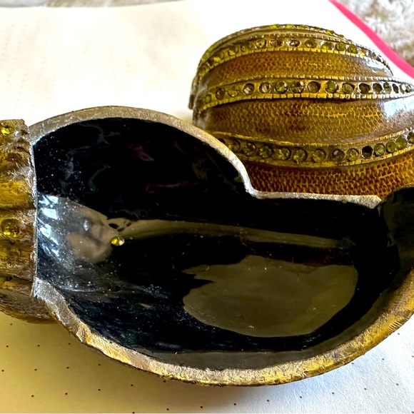 Vintage Enamel & Jeweled Sea Shell Trinket Box. - Picture 8 of 8